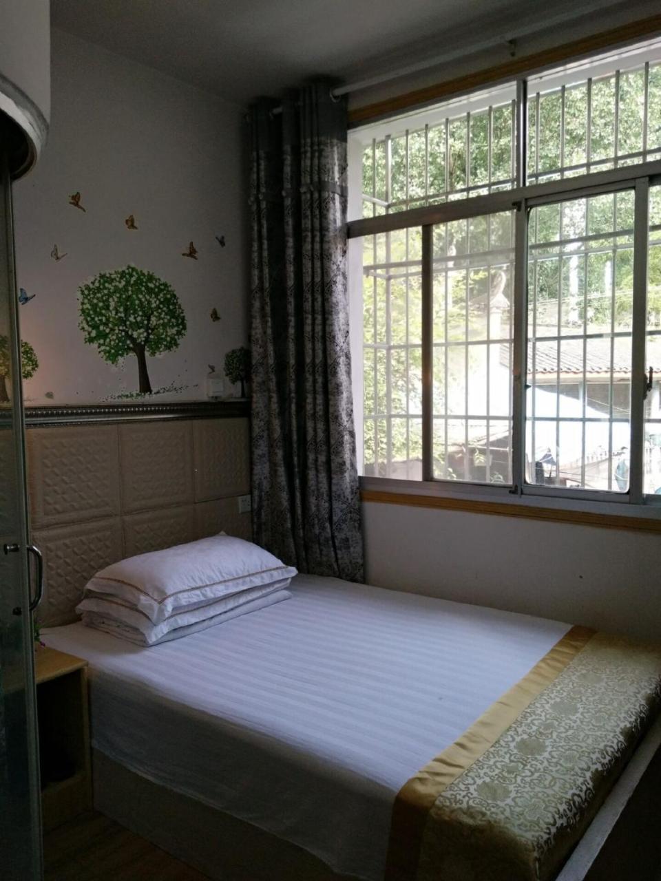 166 Inn Fenghuang County Exterior photo